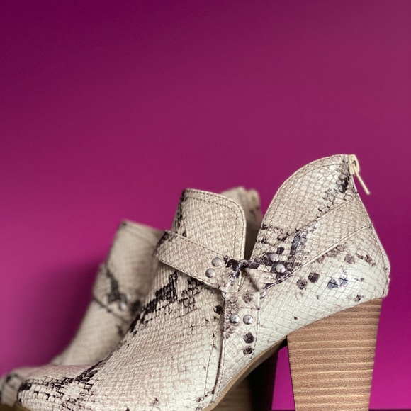 Snakeskin Booties - Picture 5 of 12